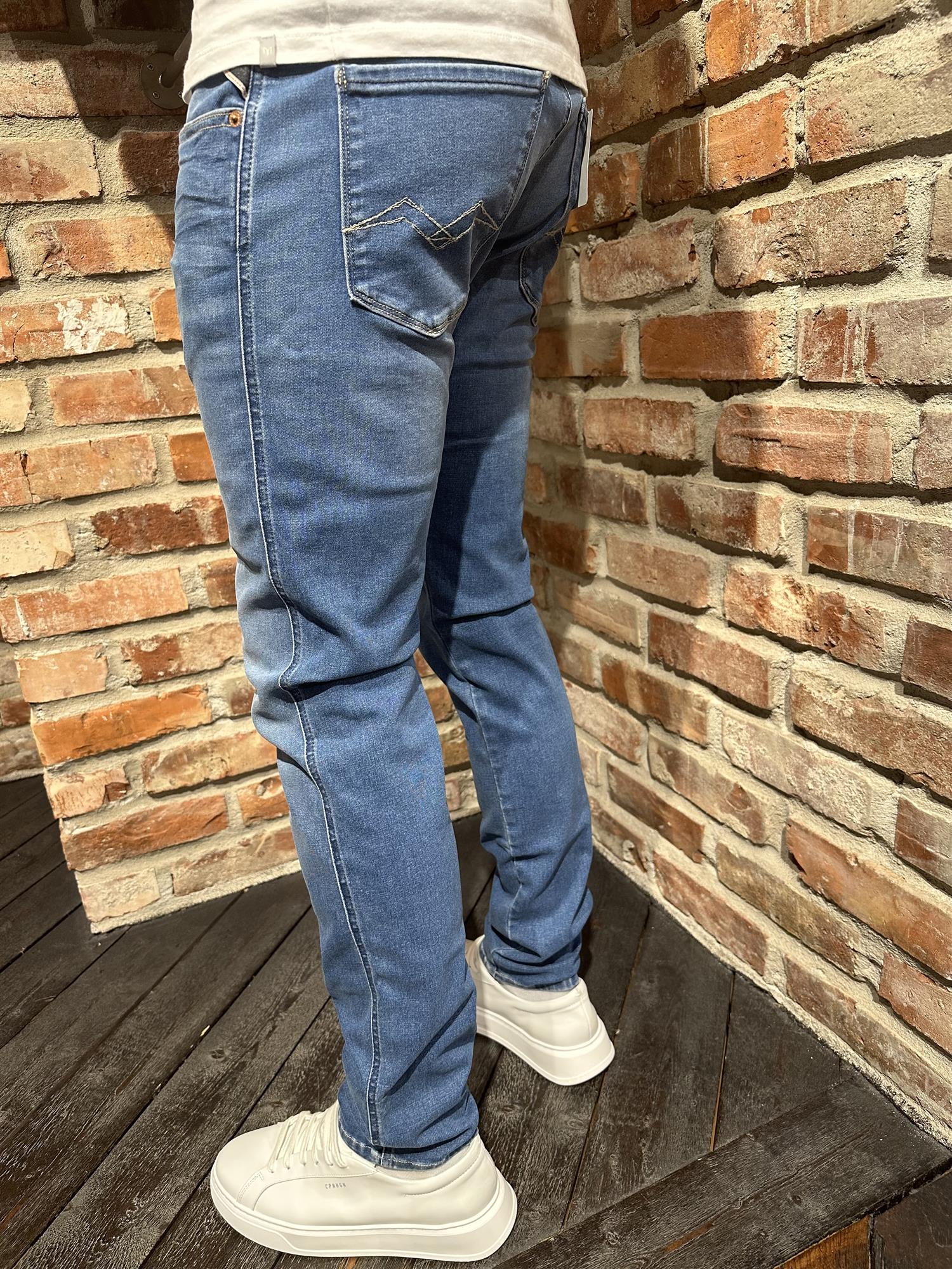 Hyperflex Re-used Slim Fit Anbass Jeans